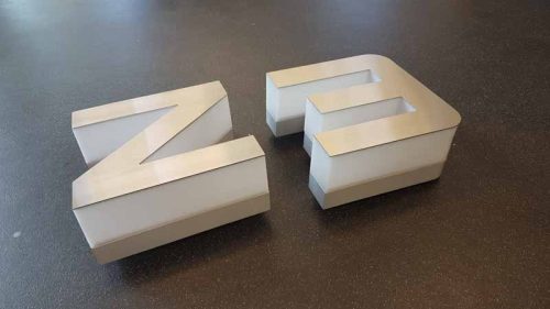 Zenuity, akryl, rostfritt stål, P8, separat monterade, SKYLTiDEAL 11